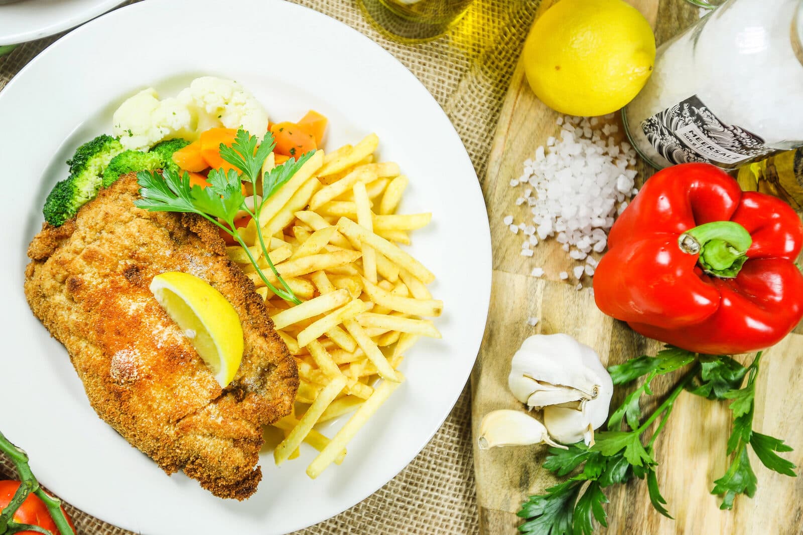Schnitzel mit Pommes frites
